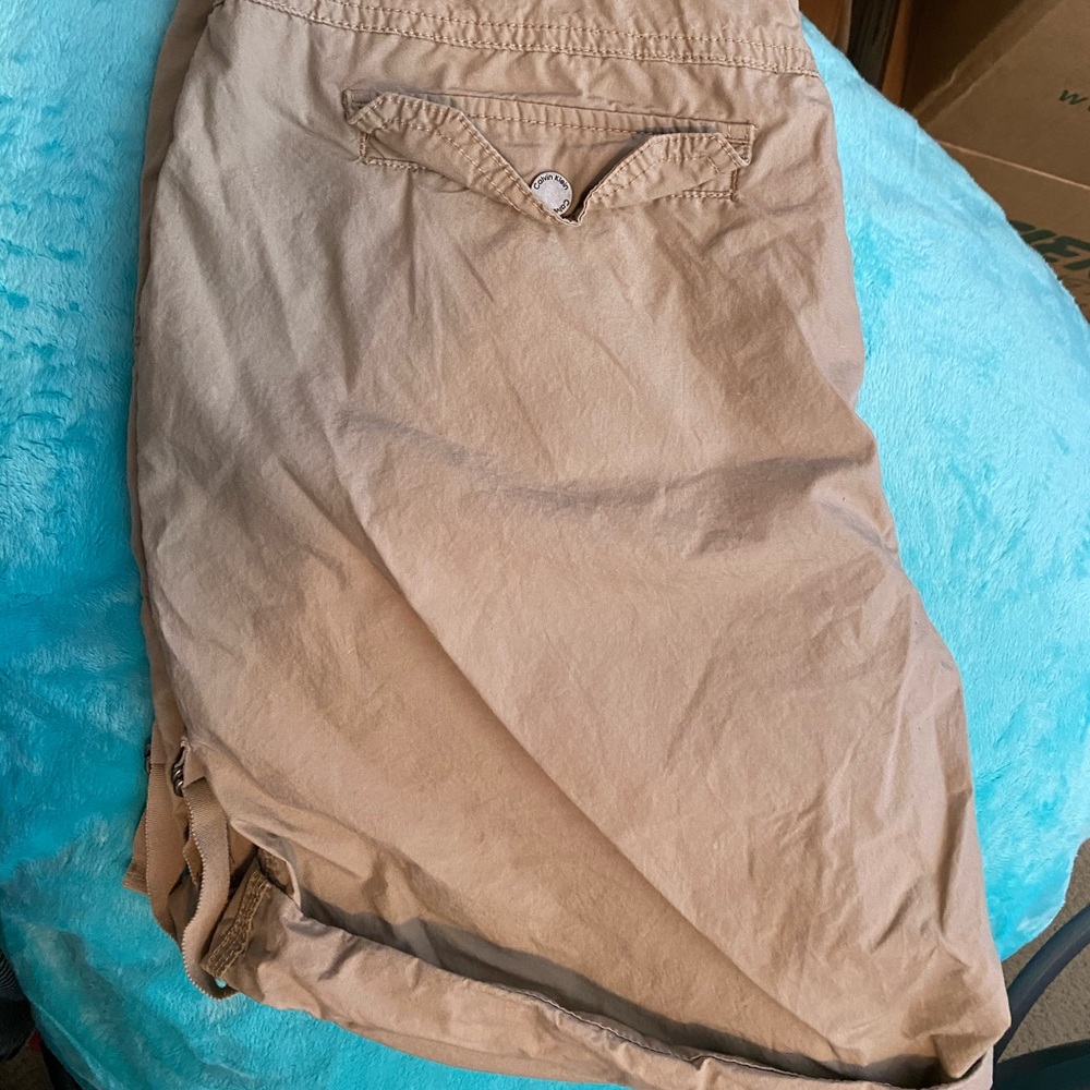 Shorts - Picture 3 of 4